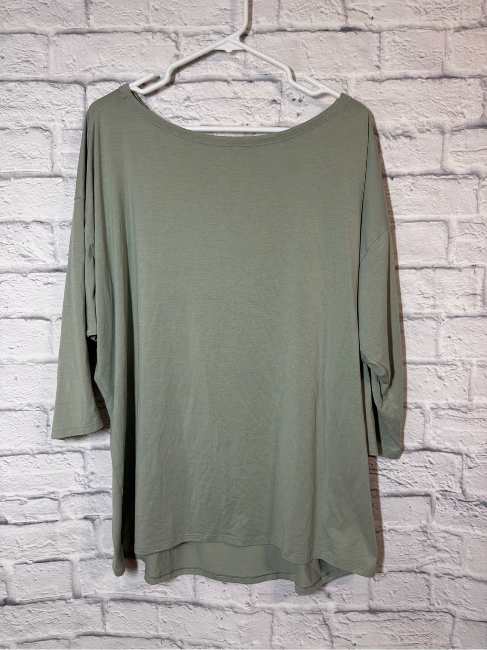 Athleta Olive Sage Relaxed Scoop-Neck Top, 3/4 sleeve, 1X